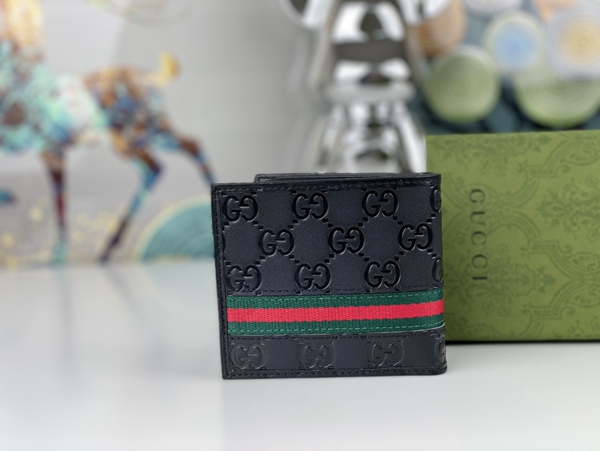 グッチ財布コピー背面デザイン